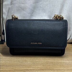 Brand New Michael Kors Black Leather LG Shoulder Bag